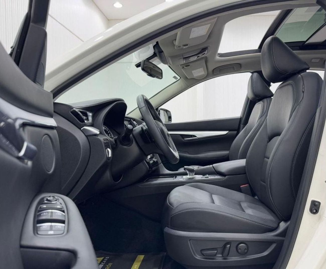 Infiniti QX50 Luxury 2.0L 4WD 2021 Infiniti QX50, 1 Year Warranty + Service Package, Full Service History, GCC