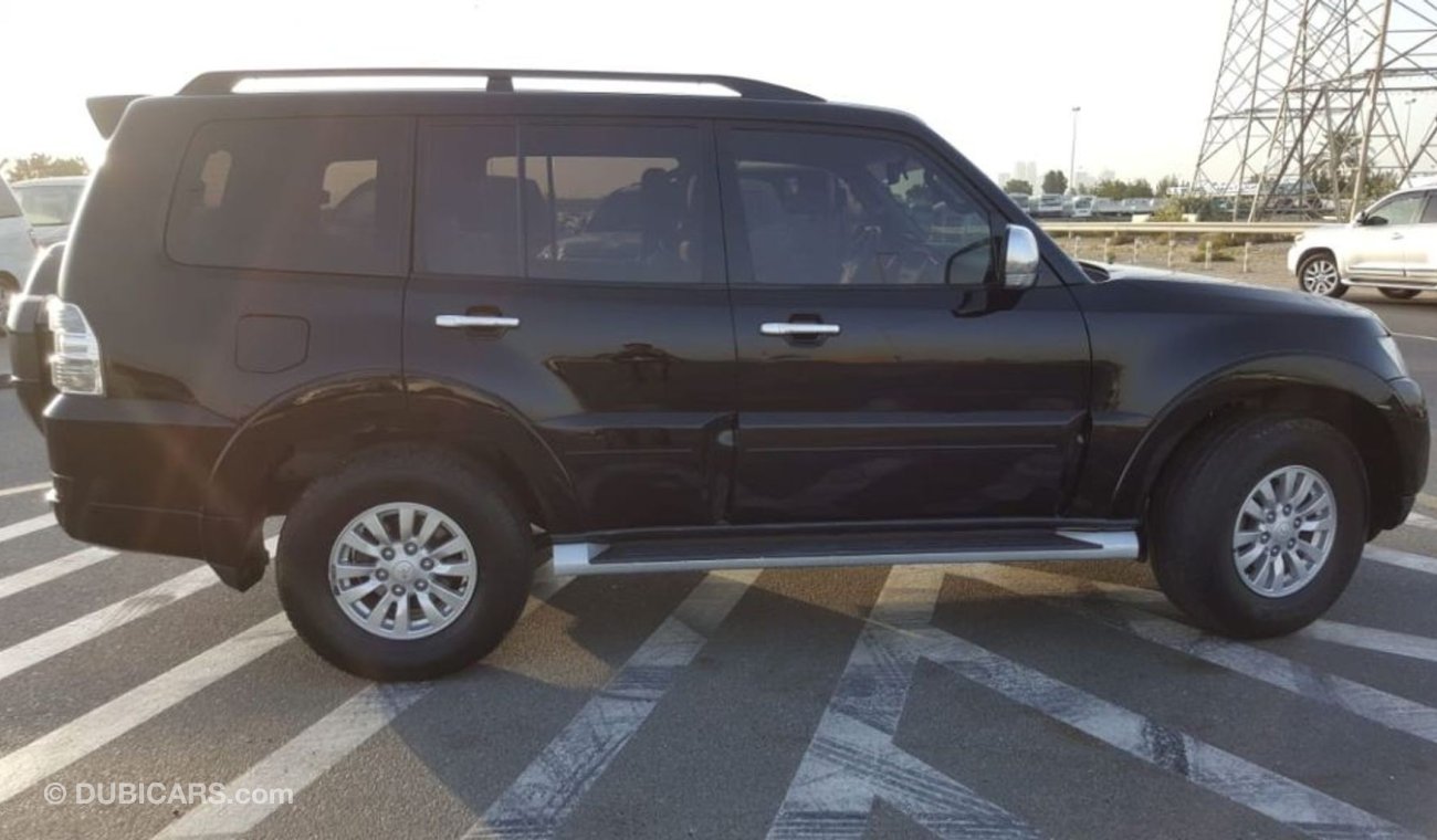 Mitsubishi Pajero Mitsubishi pajero 2015