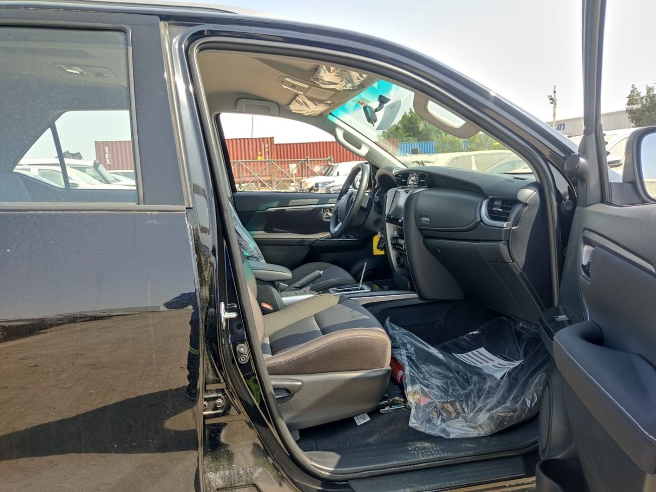 تويوتا فورتونر FORTUNER 2.7L PETROL V4 | AUTOMATIC | 0 KM | 03 YEARS WARRANTY