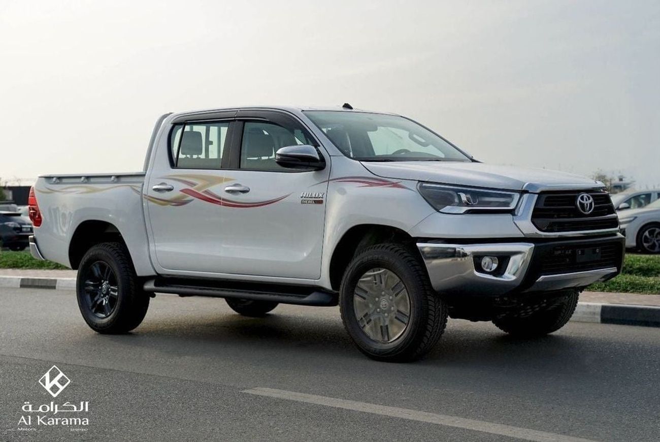تويوتا هيلوكس 2.4L | SR5 | Manual Drive | 4x4 | Grey Interior