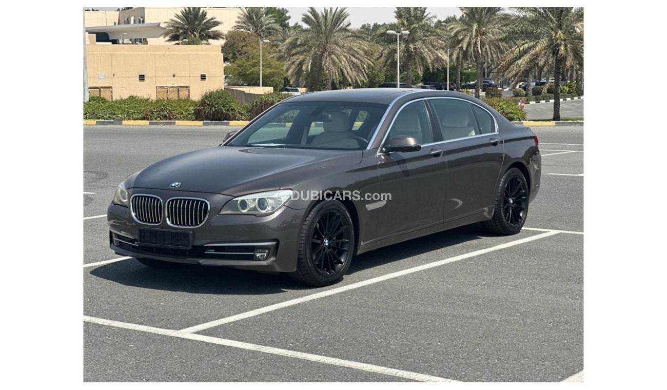 BMW 730Li Exclusive MODEL 2014 GCC CAR PERFECT CONDITION INSIDE AND OUTSIDE FULL T
