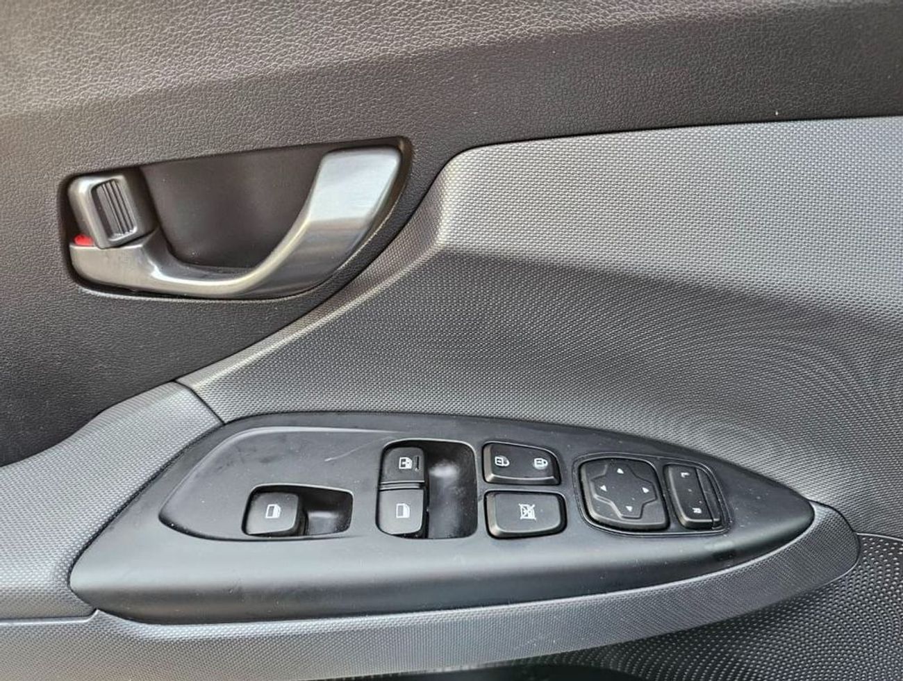 Hyundai Veloster 2.0L full option