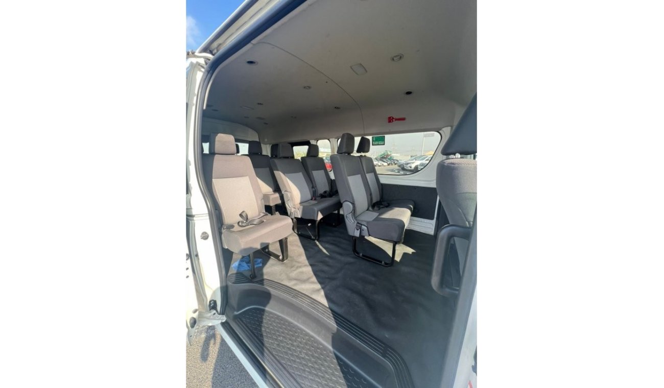 Toyota Hiace 2019 TOYOTA HIACE PETROL V6- GCC