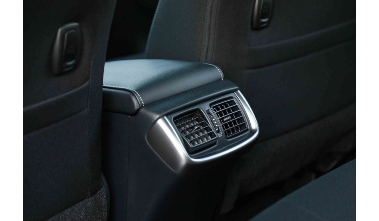 Toyota Hilux 2.7L HI - PLATINUM WHITE PEARL inside BLACK | Export Only