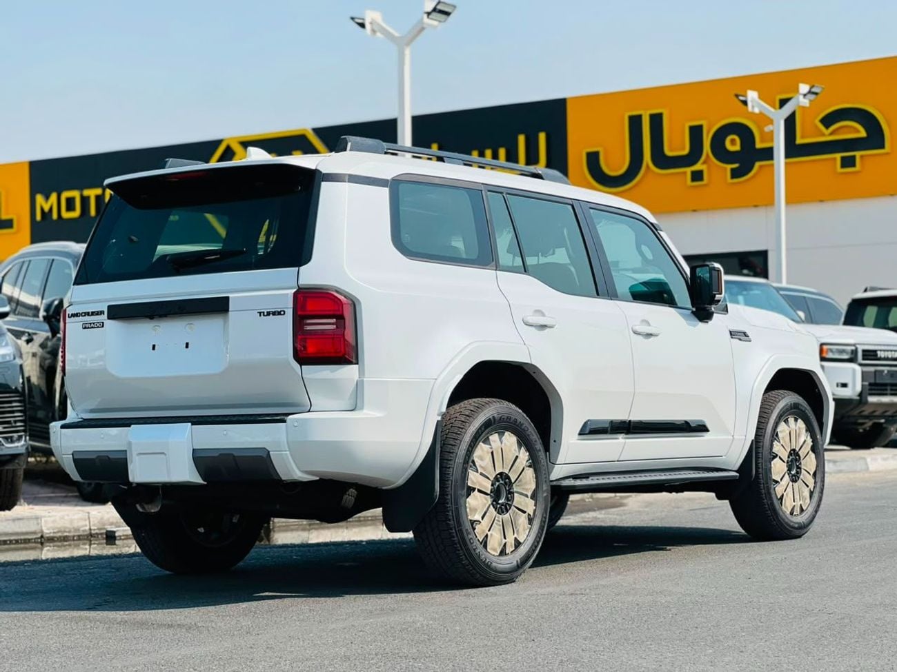 Toyota Prado VXR TOYOTA LANDCRUISER PRADO LUXURY WITH PANAROMA ENGINE  :  2.4L 4 PETROL  MODEL   : 2026 COLLAR  :