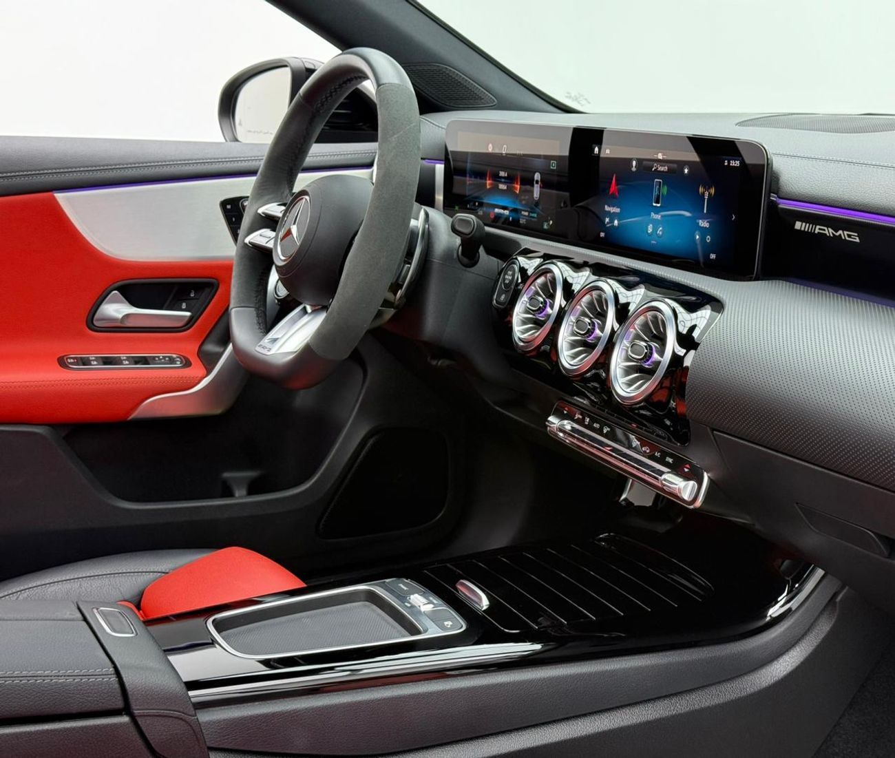 Mercedes-Benz A 35 AMG 4MATIC Hatchback 2024 Mercedes Benz A35 AMG with Aero Dynamic Kit, 2029 MB Warranty, 2028 MB Service