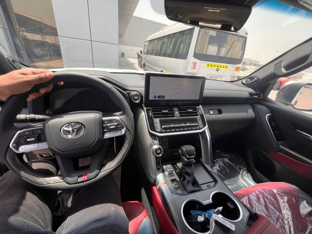 Toyota Land Cruiser 2025 Toyota Land Cruiser LC300 GR-Sport (Full-Option with Radar) 3.3L V6 Twin Turbo Diesel A/T 4WD E