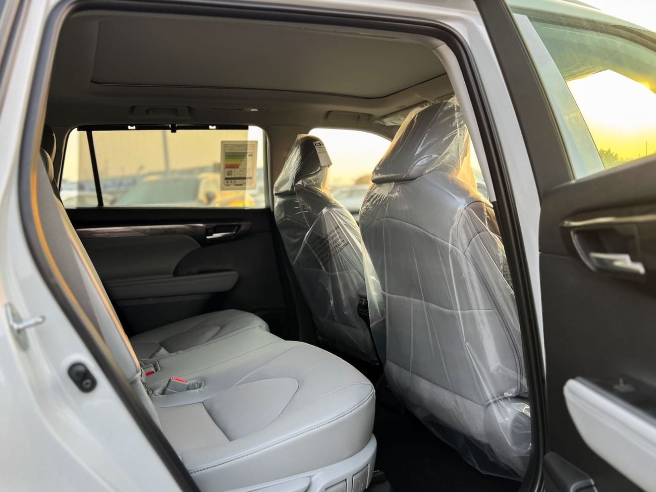 تويوتا هايلاندر LTD HEV 2.5L - EXPORT ONLY