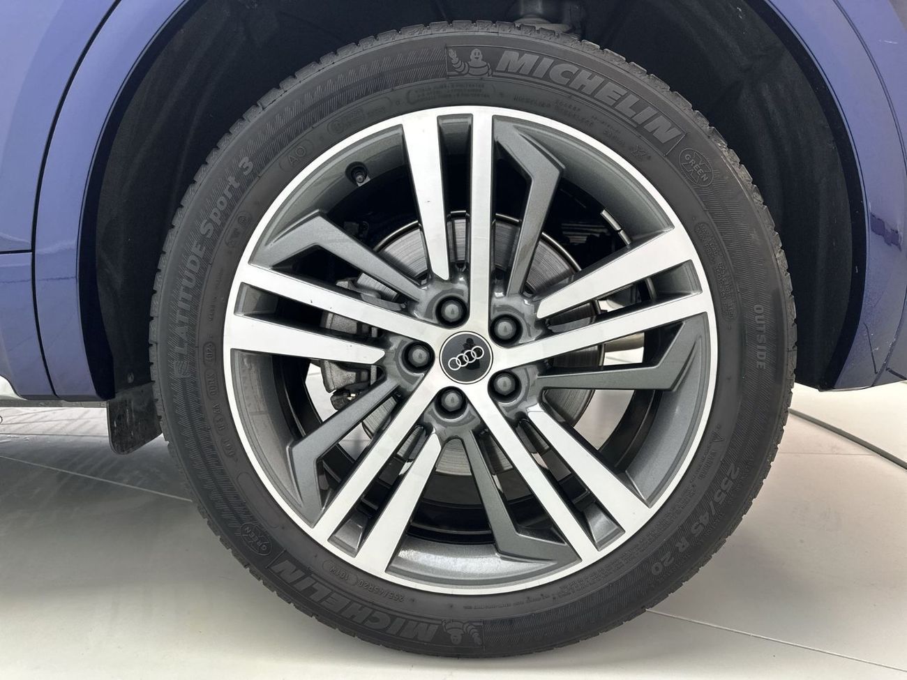 أودي Q5 45 TFSI Quattro Advanced 2.0L (252 HP)