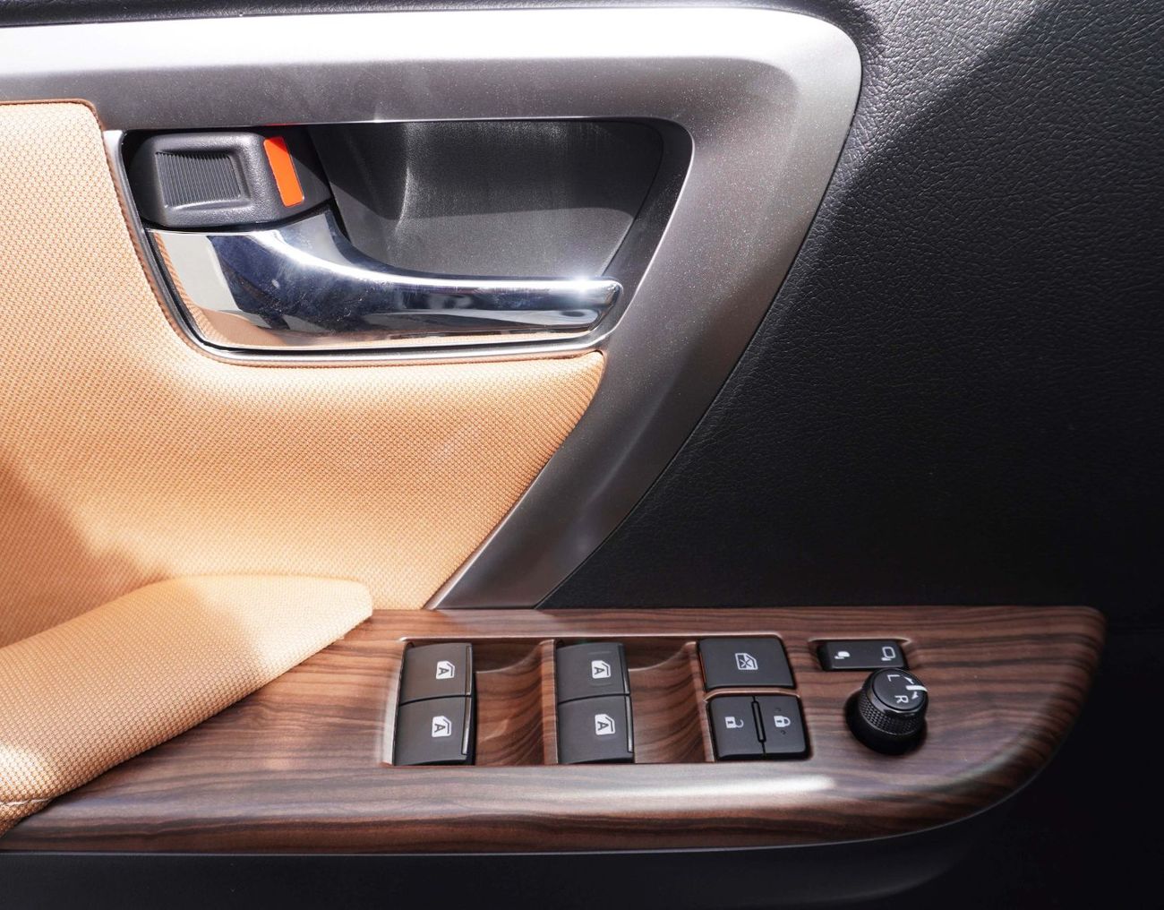 تويوتا فورتونر GX2 4X4 2.7L