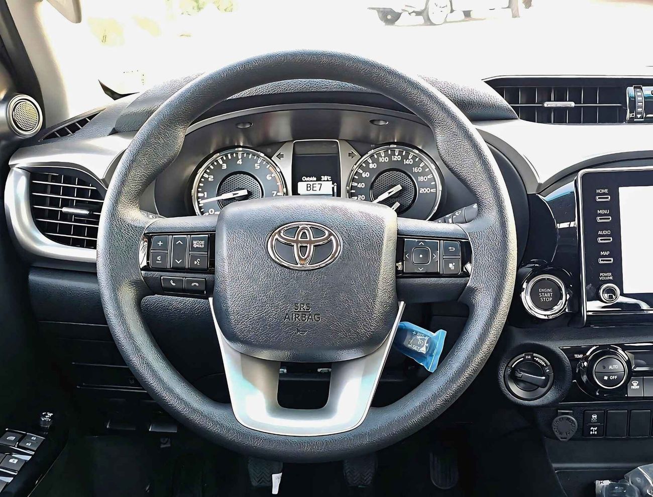 تويوتا هيلوكس WIDE BODY/ 2.7L Petrol / Manual Gear / Push Start / Auto A/C (CODE# HPDWMF)