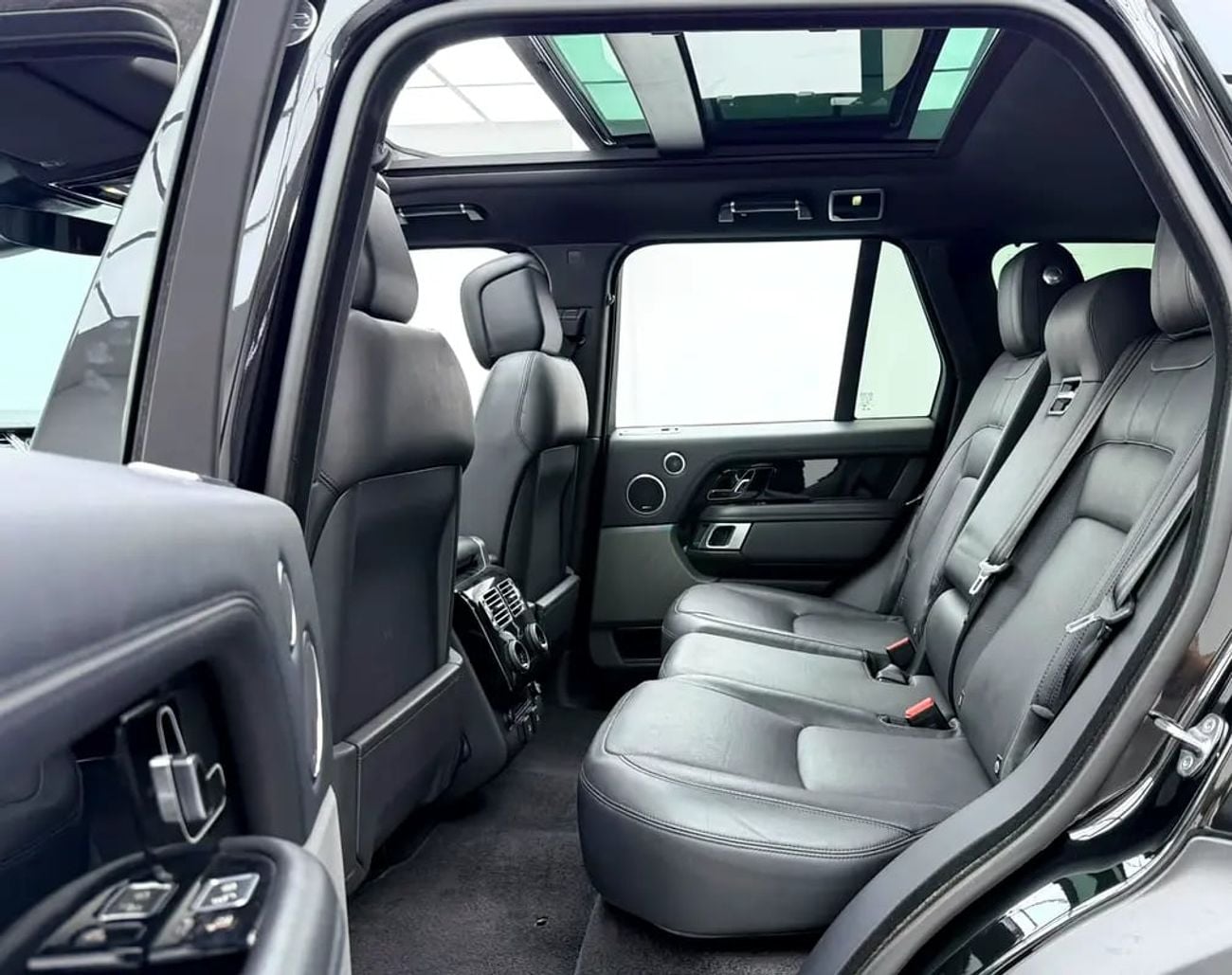 Land Rover Range Rover VOGUE V8 Diesel, Warranty, Service History, Fully Loaded, Excellent Condition, Euro