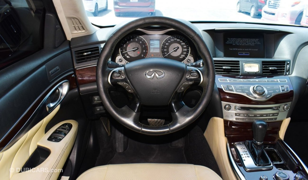 Infiniti M56