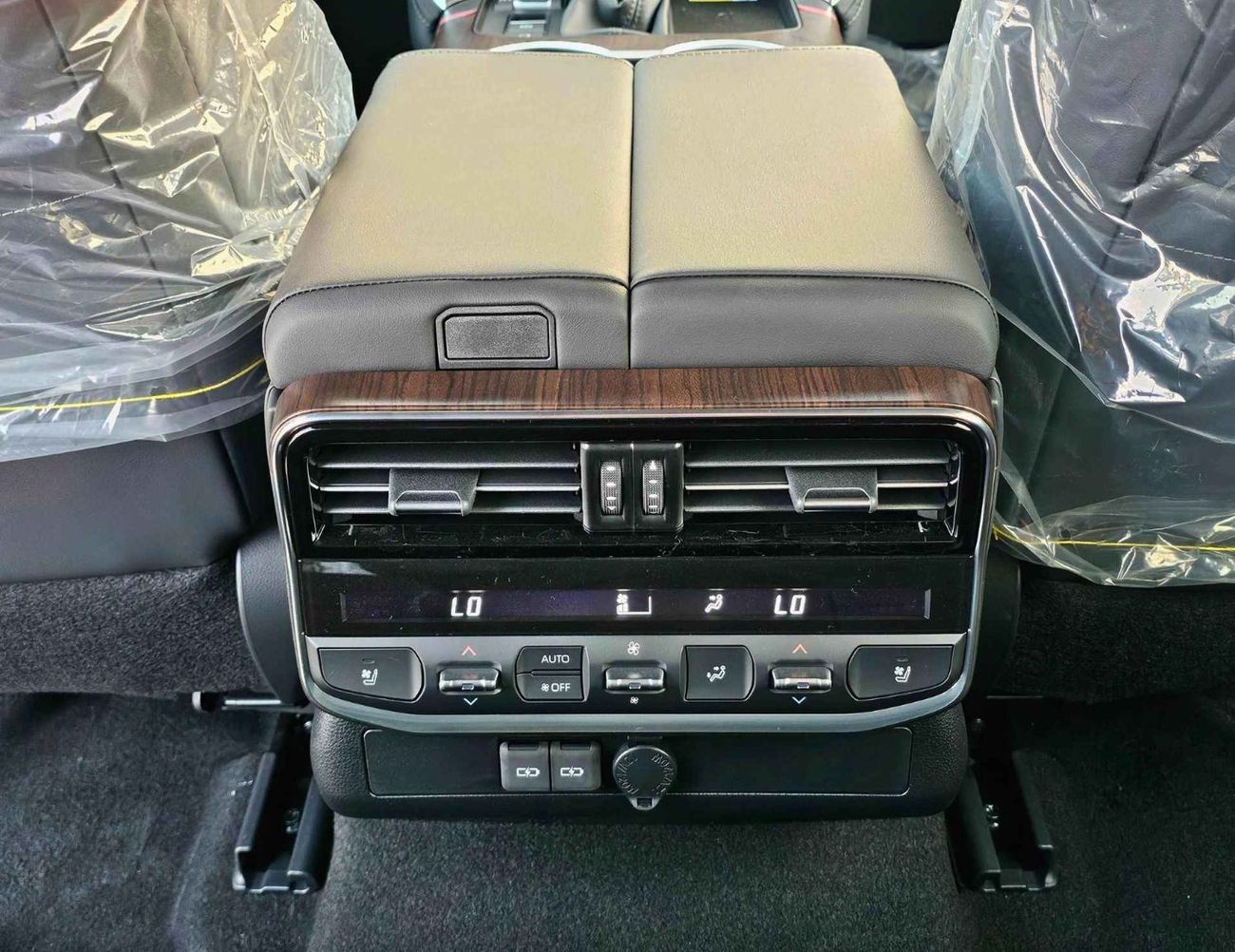 تويوتا لاند كروزر VX LC300 /4.0L PETROL /RADAR / MEMORY SEATS / BIG DVD /JBL SPEAKERS / REAR ENTERTAINMENT DVD (CODE#L