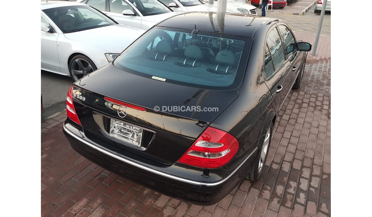 مرسيدس بنز E 500 موديل 2005وارد اليابان السياره حاله ممتازه جدا فل اوبشن فتحه وجلد وتحكم كهربي كامل ومتبت سرعه ونفيجش