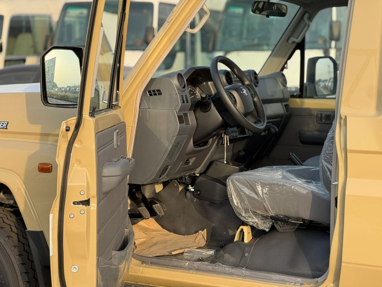 Toyota Land Cruiser 70 1