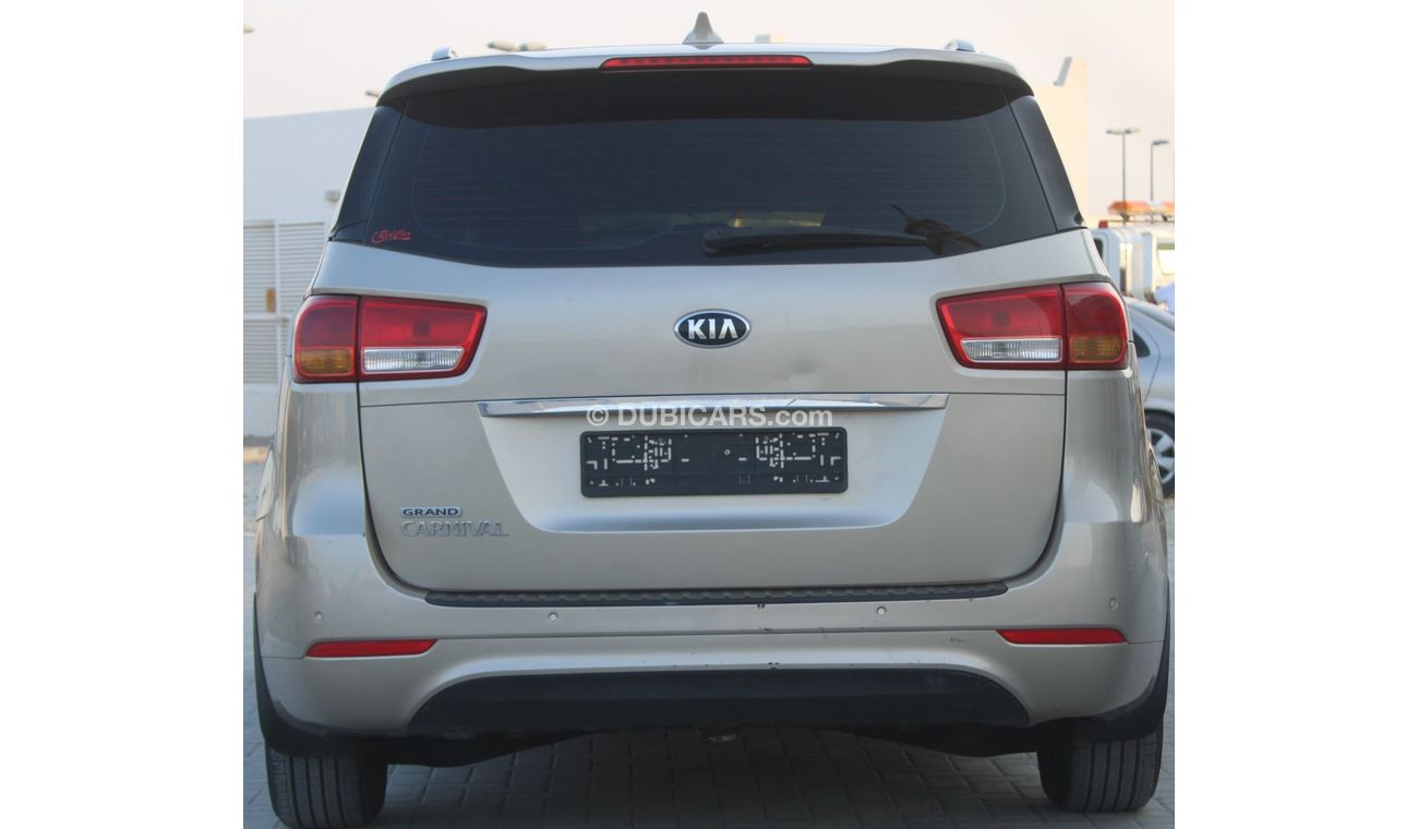 كيا كارنيفال كيا كرنفال 2016 خليجي بحالة ممتازة بدون صبغ بدون حوادث