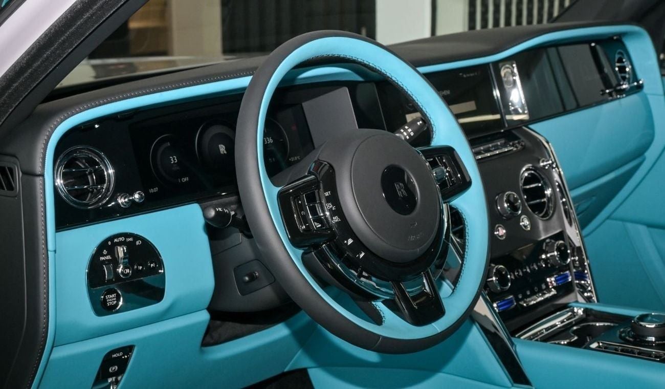 Rolls-Royce Cullinan Rolls Royce Cullinan Silver Badge | 2025