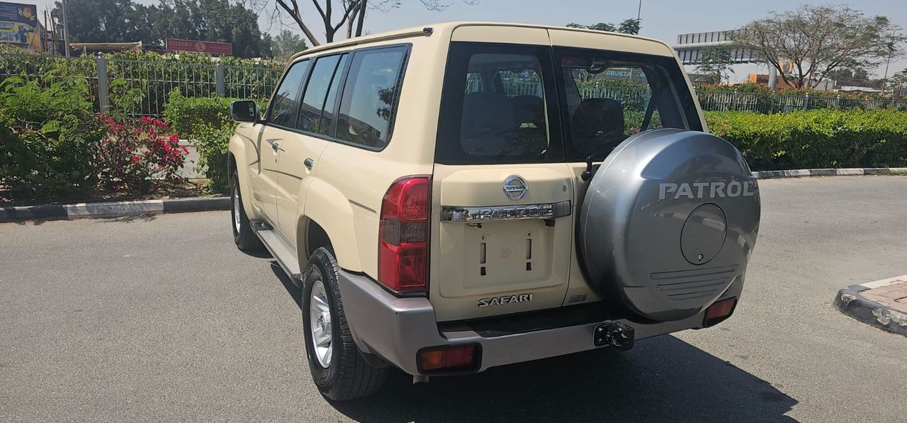 نيسان باترول سفاري Super Safari 4.8L A/T