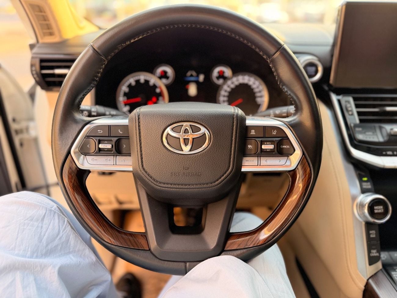 تويوتا لاند كروزر VXR 3.5L