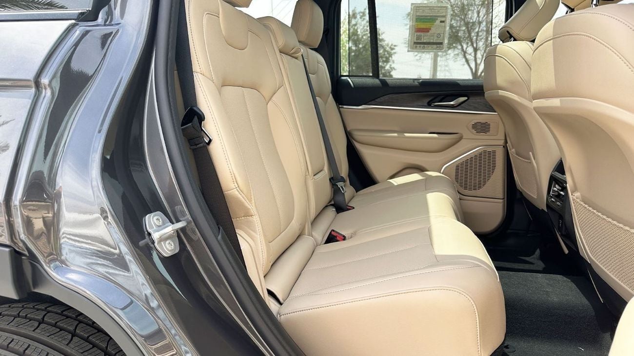 جيب جراند شيروكي Limited 3.6L 4WD GCC Official Dealer Warranty