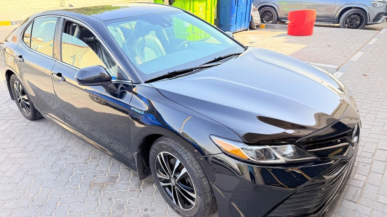 Toyota Camry LE 2.5L (176 HP)