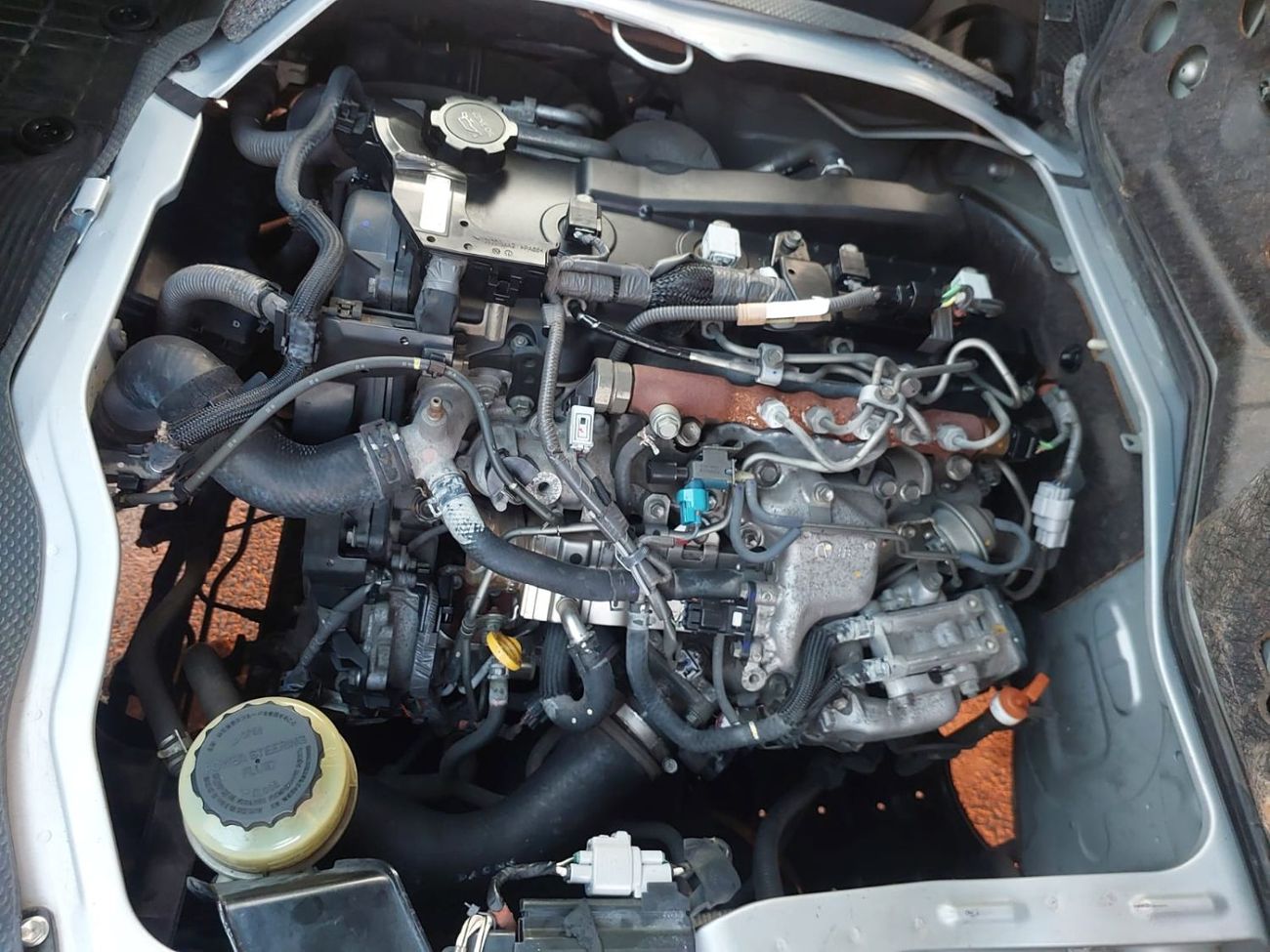 تويوتا هاياس TOYOTA HIACE VAN RHD 2015 MODEL 3.0 L DIESEL AUTOMATIC(PM15202)