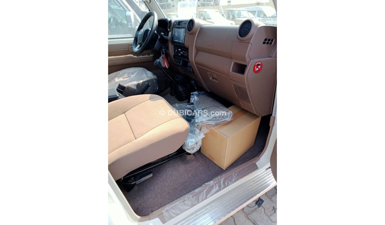 Toyota Land Cruiser 70 LC76 Hardtop 4.5L V8 Diesel 5Doors