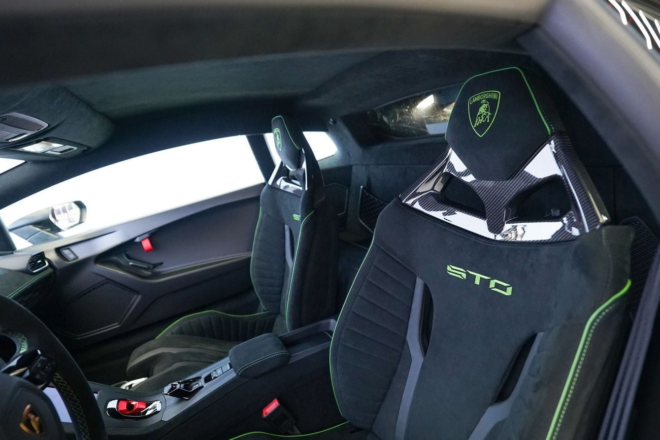Lamborghini Huracan STO