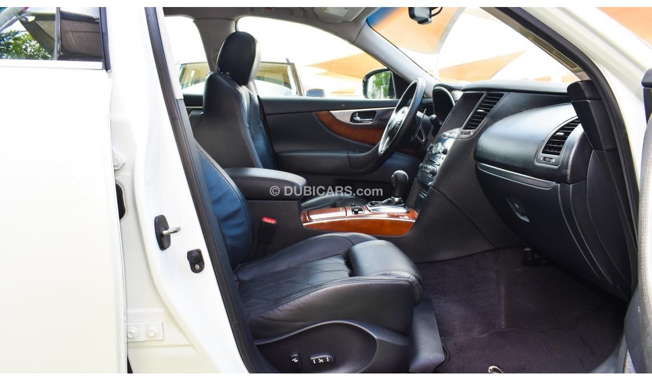 Infiniti FX50 2009 GCC model, fingerprint slot, rear camera, leather, cruise control, sensor wheels, in excellent