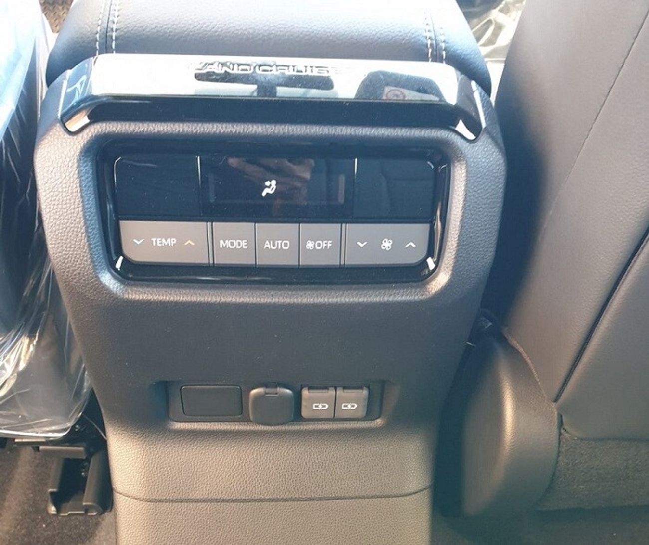 تويوتا برادو 2.8L LIMITED (DIESEL) S/R 4WD 5DOOR SUV