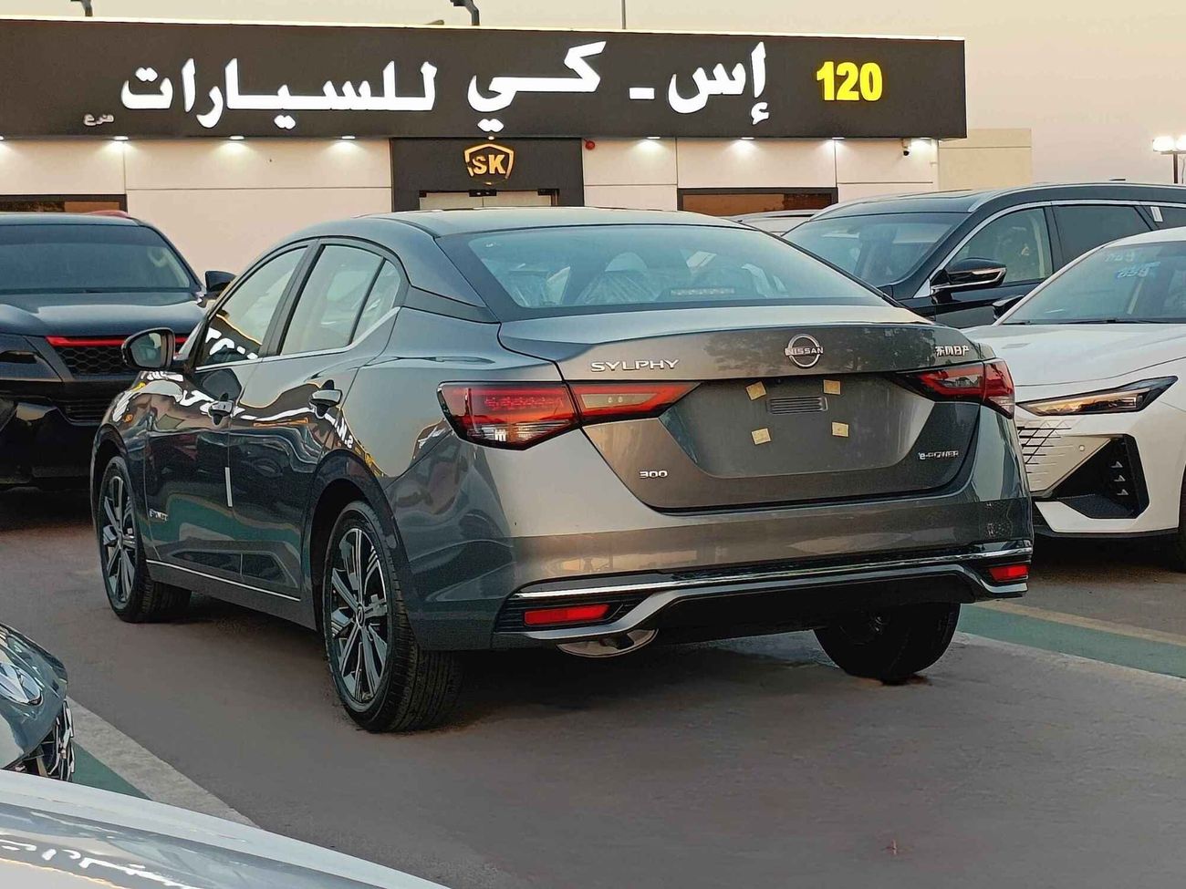 نيسان سيلفي 300 E-POWER PLUG IN HYBRID, 1.2L V4 / SUNROOF AND MUCH MORE (CODE # 67949)