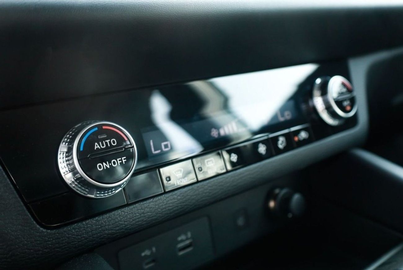 Mitsubishi Outlander OUTLANDER 2.5L 4WD WHITE