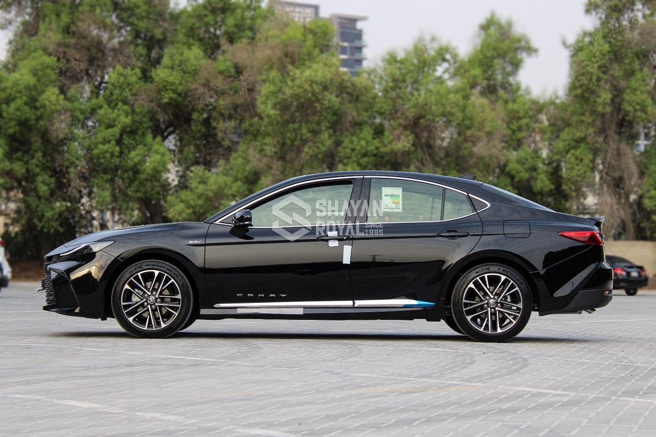 Toyota Camry LHD LE 2.5L HEV FWD AT WITH PANORAMIC SUNROOF 25MY