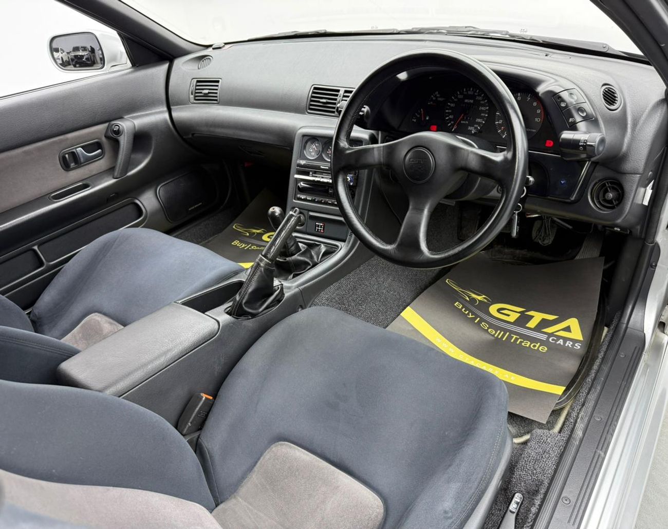 Nissan Skyline 1993 Nissan Skyline GT-R ,Full Service history ,Excellent Condition ,GCC