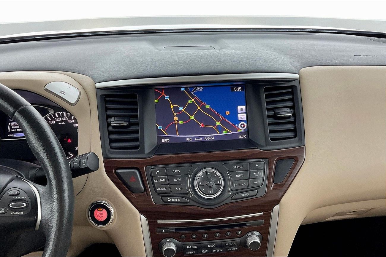 Nissan Pathfinder SV