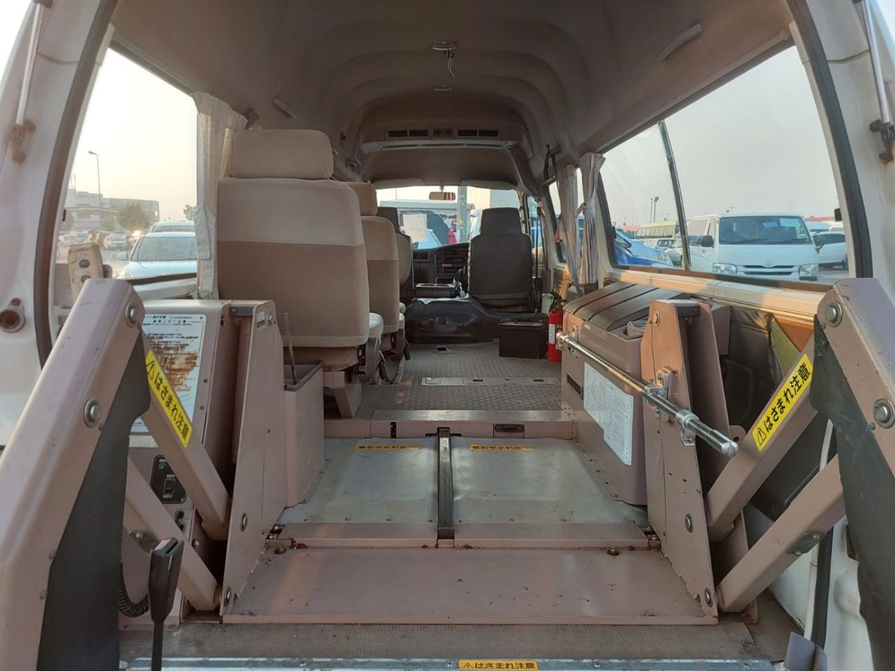 Nissan Caravan NISSAN CARAVAN VAN RHD 1997 MODEL 3.1 L DIESEL MANUAL(PM00945)