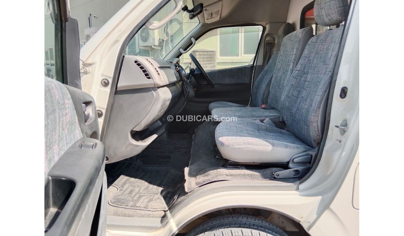 Toyota Hiace TOYOTA HIACE AMBULANCE RIGHT HAND DRIVE (PM1244)