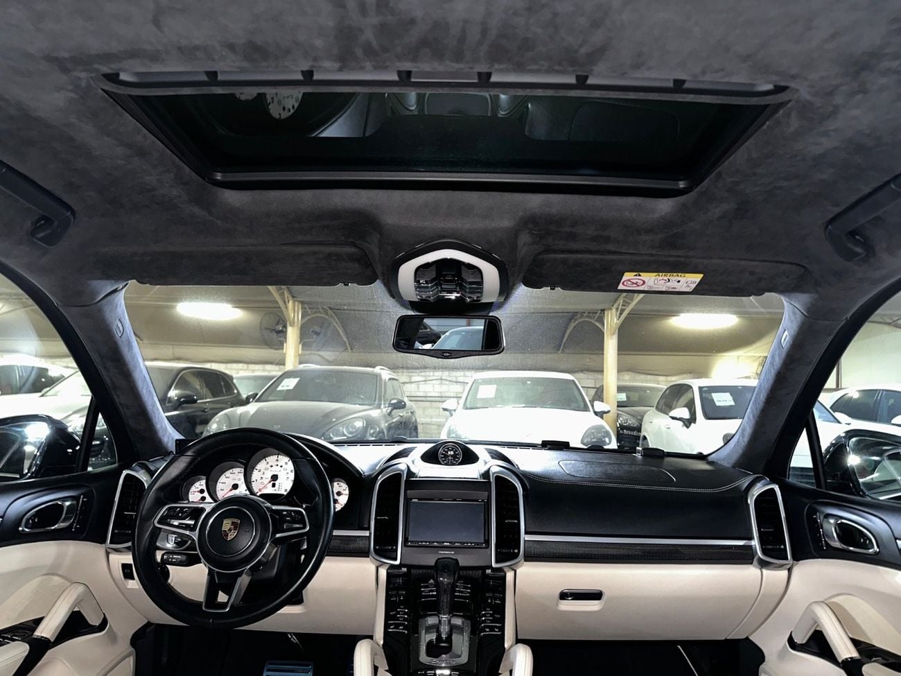 Porsche Cayenne TURBO S | CABRON INTERIOR PACKAGE | PORSCHE SPORTS EXHAUST SYSTEM | SUNROOF