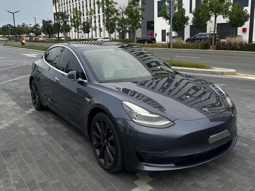 Tesla Model 3 Long Range, Auto pilot , '19' sport wheel
