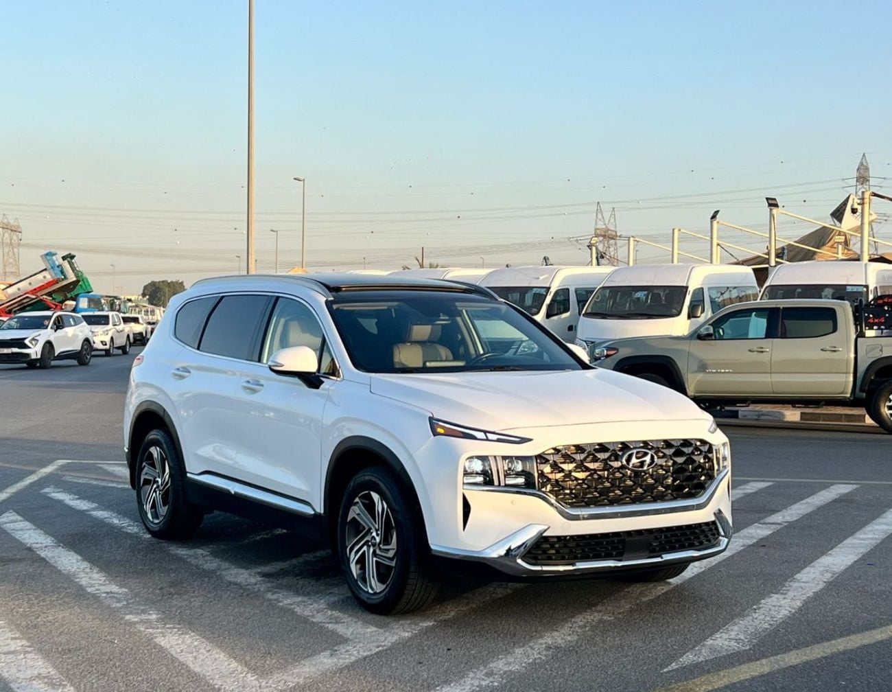Hyundai Santa Fe SMART 2022 Hyundai Santa Fe Full Option 2.5L V4 -Panoramic Sunroof - Leather Seat - Rear Camera