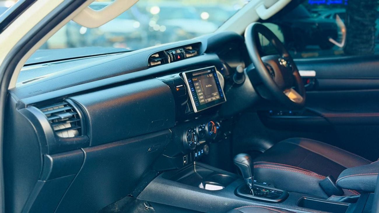 تويوتا هيلوكس -