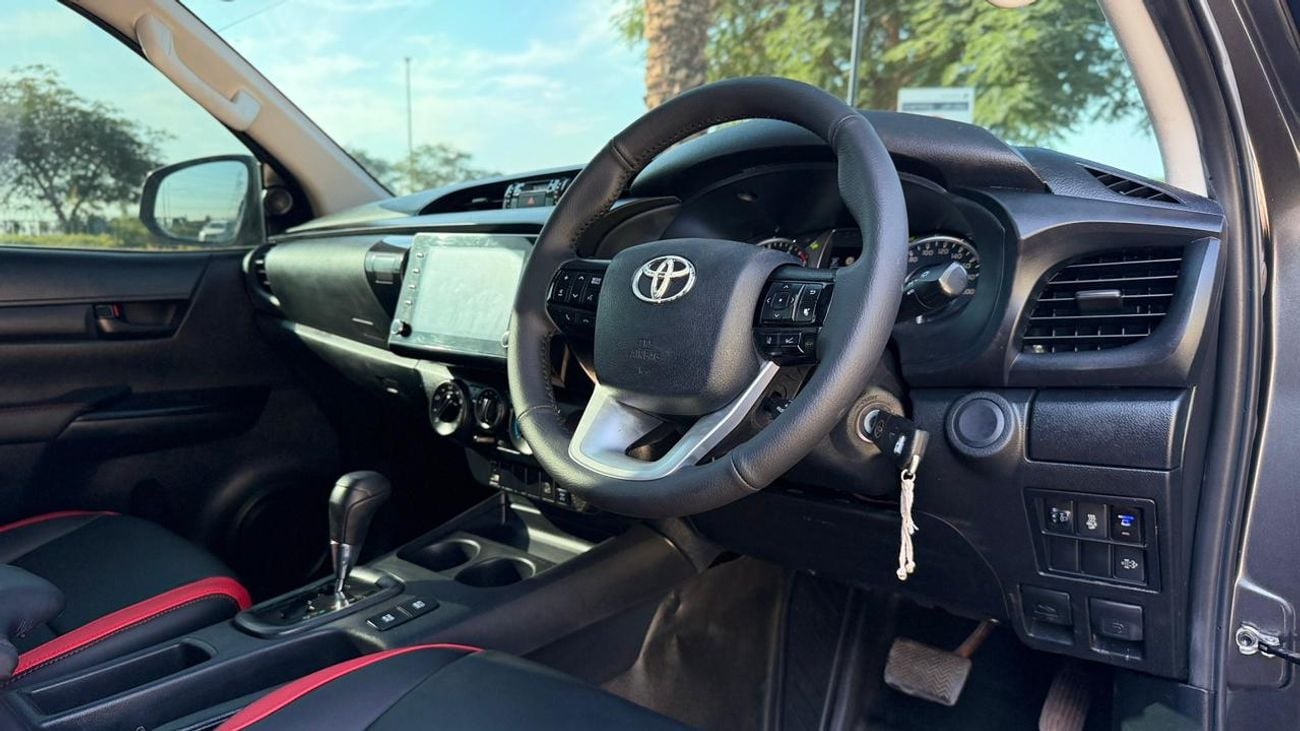 Toyota Hilux FRONT BUMPER | 4X4 SPORTS BAR | LEATHER SEATS | AUTO | 2.8L DIESEL | POWER SEATS