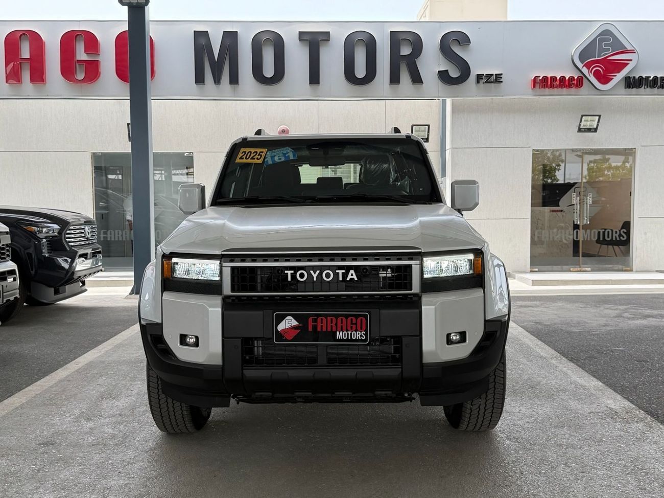 Toyota Prado PRADO 2.8 SUNROOF BLACK INTERIOR ** EXPORT ONLY **التصدير فقط خارج الخليج***