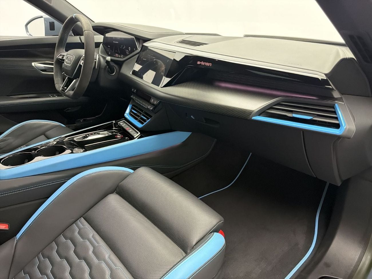 أودي إي ترون جي تي e-tron GT quattro 530hp Exclusive Edition (Ref# 07801)