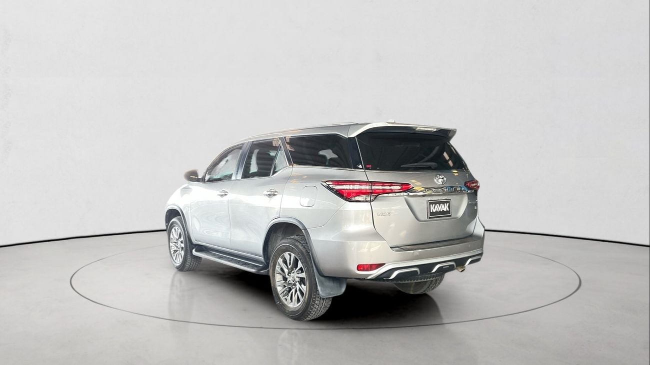 Toyota Fortuner 4.0 4WD AUTO 7STR VXR RA/RB | Guaranteed Warranty | 0 Down Payment