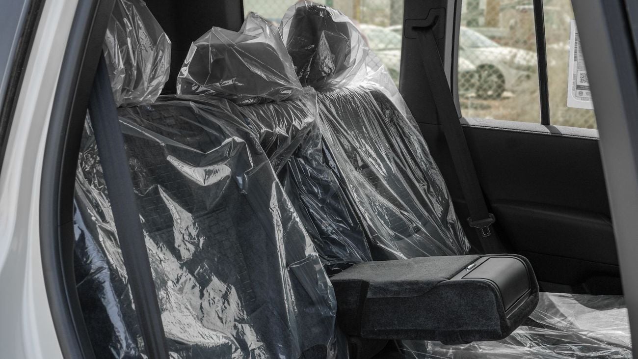 Toyota Land Cruiser 2026 Toyota Land Cruiser GXR 4.0L AT Petrol (White-Black)