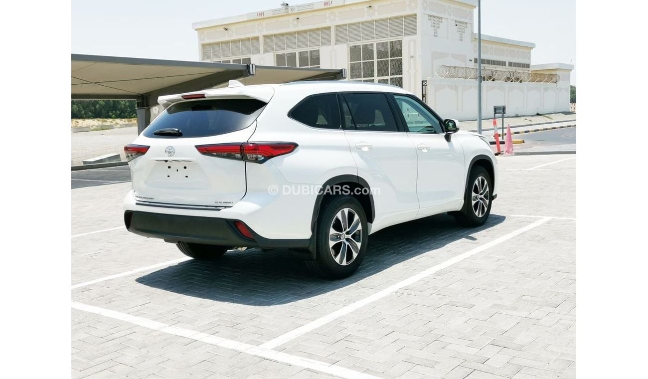 Toyota Highlander Toyota Highlander XLE-2021-White