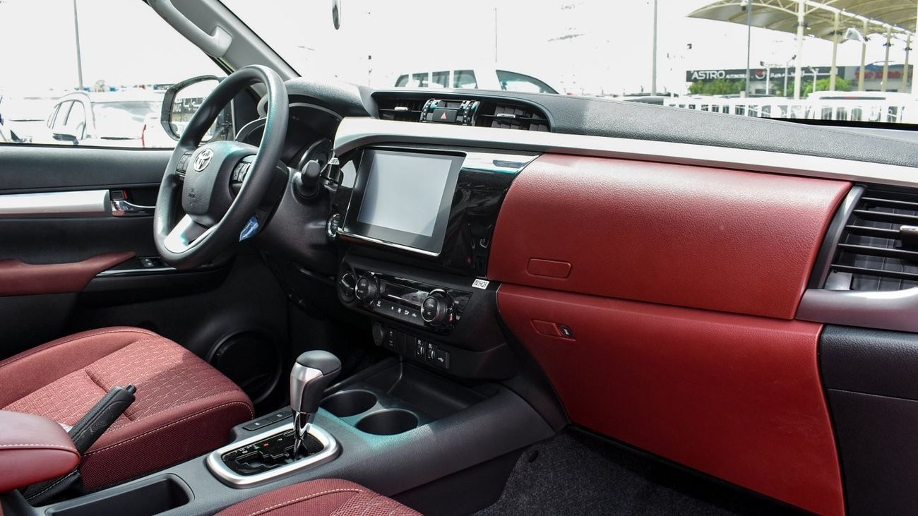 Toyota Hilux S-GLX SR5. 2.7L