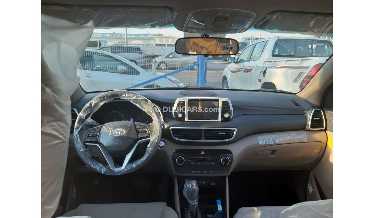 Hyundai Tucson 2.0 with sun roof